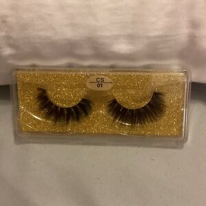 🆕🔥 Dramatic False Eyelashes with Gold Glitter Case
